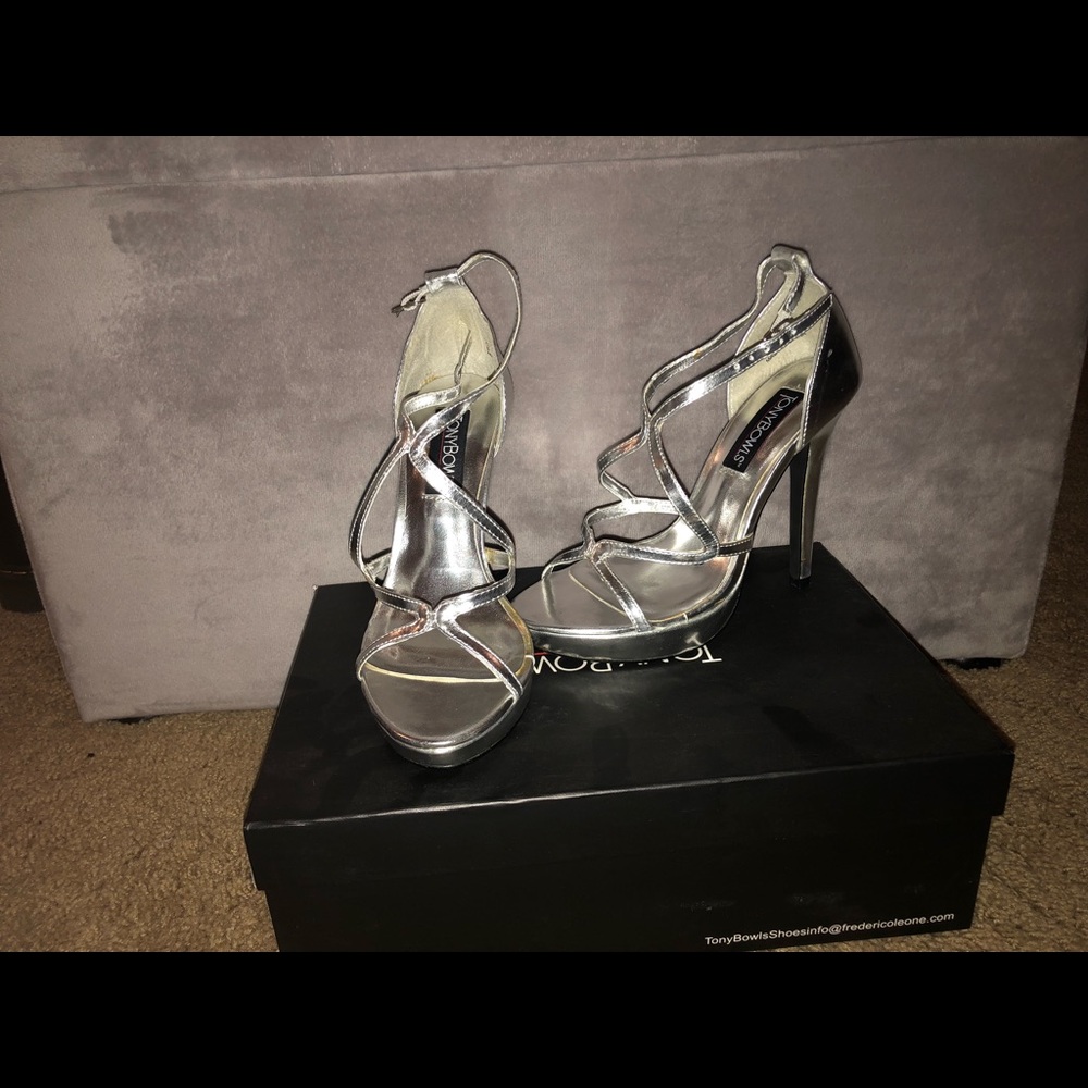 NIB Tony Bowls Silver Cassie